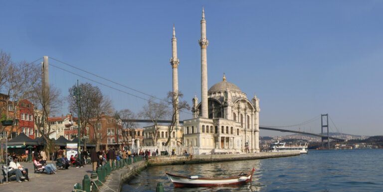 Top Things to Do, See, and Eat in Ortakoy, Istanbul: Cafes, Food, and Restaurants (2024)