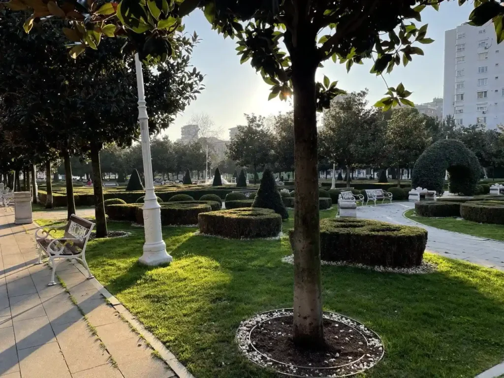Lush greenery and open spaces in Göztepe Park 60. Yıl, Istanbul during summer.