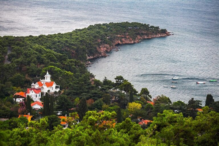 Princes’ Islands: the Getaway from Istanbul