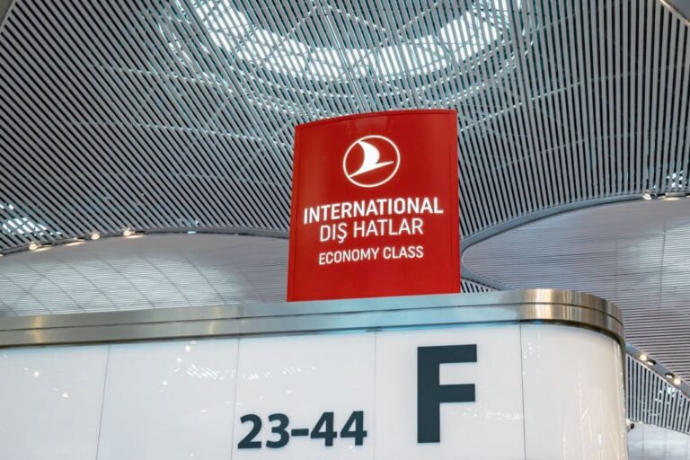 Free Hotel Room and Layover Tour on Turkish Airlines Flight at Istanbul Airport (IST)