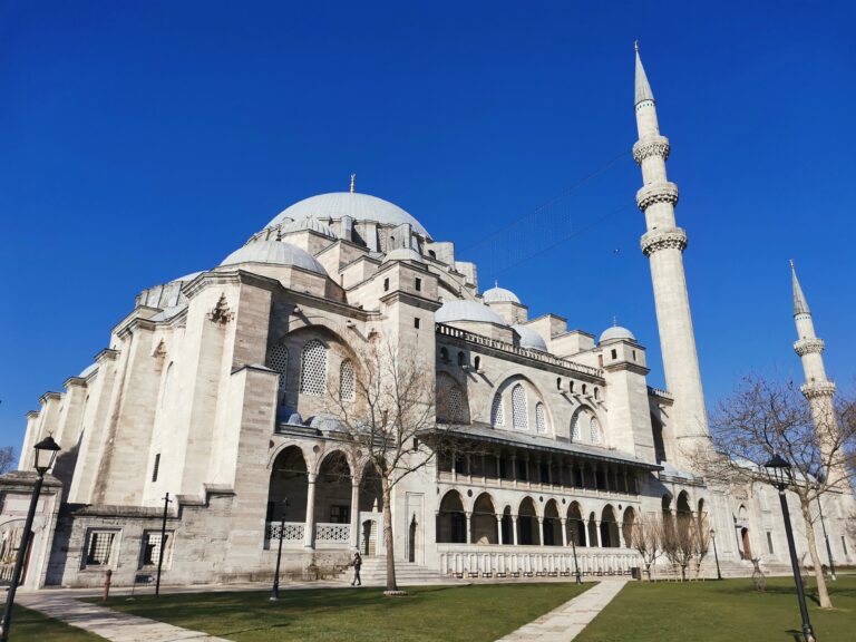 Süleymaniye Mosque in Istanbul (Fatih): What to See, Hours and Tips 2024