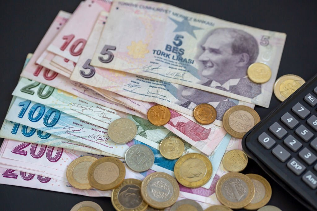 Turkish Lira: Money in Istanbul (Turkey)