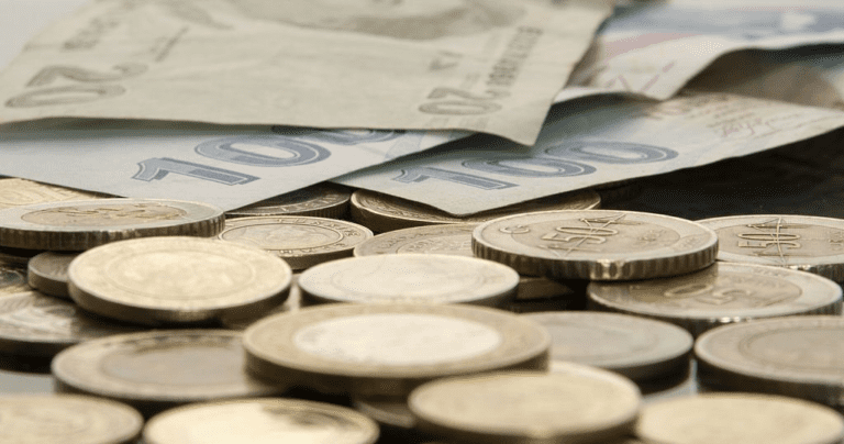 Money in Istanbul: Currency, Exchange, Cards, & Cash (2025)