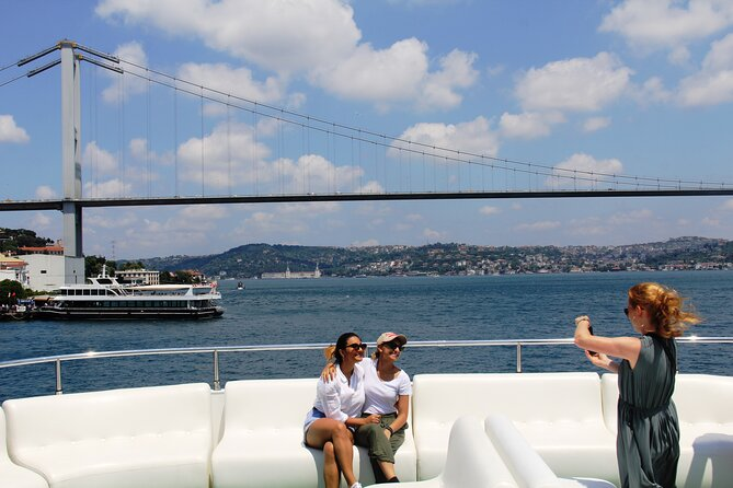 yacht tour istanbul