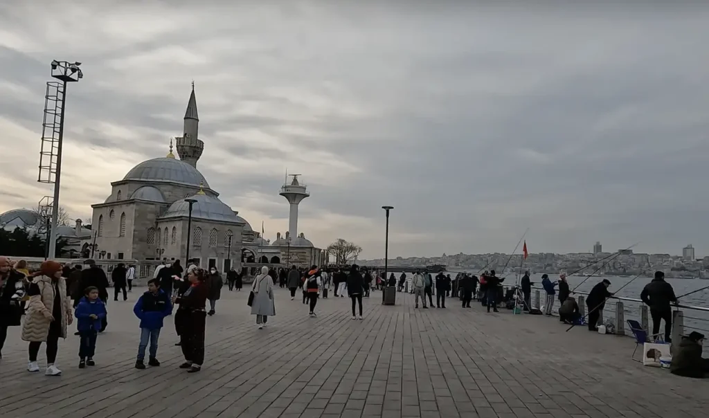 A view of Üsküdar Square.