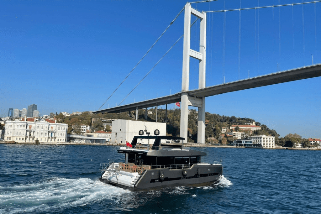 yacht istanbul
